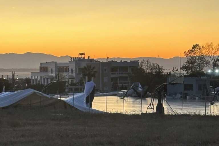 «Δεν επισκευάζεται! Θα το αντικαταστήσουμε» - Τεράστιες οι ζημιές από τον αέρα στο Basketball AirDome της Θεσσαλονίκης