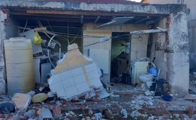 Έκρηξη σε σπίτι 87χρονου από διαρροή υγραερίου στα Τρίκαλα - Τραυματίστηκε σοβαρά και υπέστη εγκαύματα
