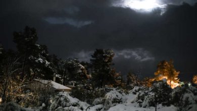Χιονίζει σε Τζουμέρκα και Μέτσοβο - Προβλήματα από τους ισχυρούς ανέμους στην Πρέβεζα