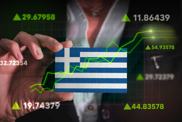 Εύσημα από τον μεγαλοεπενδυτή Τζων Πόλσον για την Ελλάδα – Ιδιαίτερα ελκυστικά παραμένουν τα ελληνικά assets