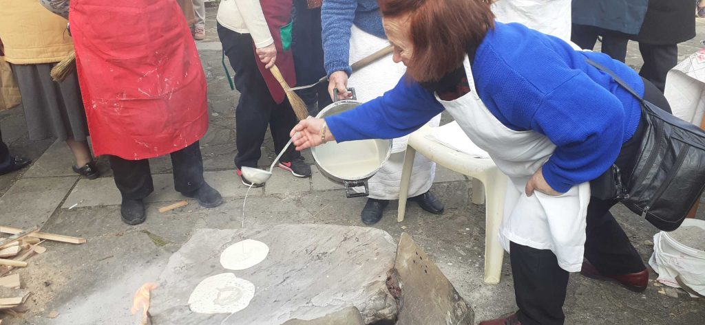 Έτσι αναβίωσε το έθιμο «σπάργανα του Χριστού»