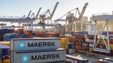 Maersk: Αναστέλλει για 48 ώρες τη διέλευση των πλοίων της από την Ερυθρά Θάλασσα