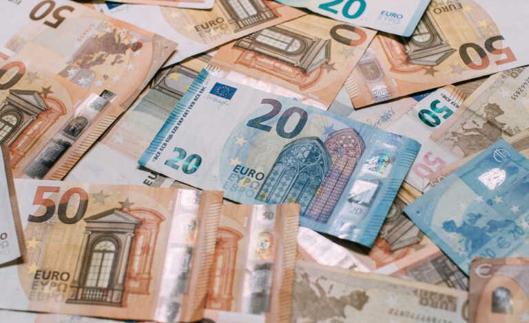 Μέτρα στήριξης: «Ζεστό» χρήμα 2,3 δισ. ευρώ «πέφτει» από σήμερα στην αγορά