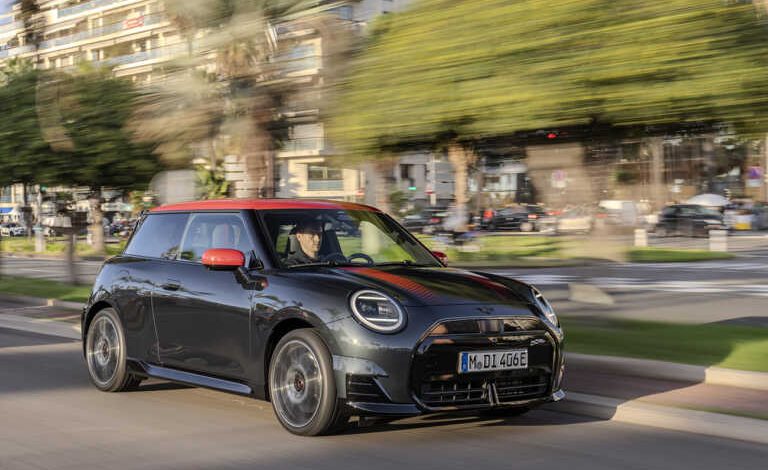 Το νέο MINI Cooper SE σε έκδοση JCW: Αμιγώς ηλεκτρικό με σπορ εμφάνιση