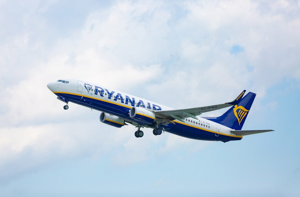 RYANAIR-AEROPLANO13