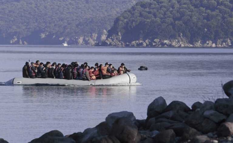 Εντοπίστηκαν και διασώθηκαν 107 μετανάστες νότια της Γαύδου - Τους περισυνέλλεξαν φορτηγά πλοία