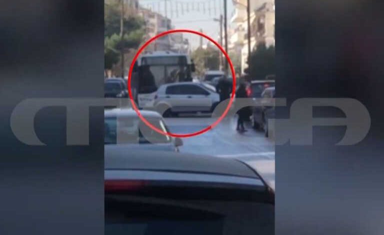 Οδηγοί πιάστηκαν στα χέρια για ένα τρακάρισμα στη Θεσσαλονίκη