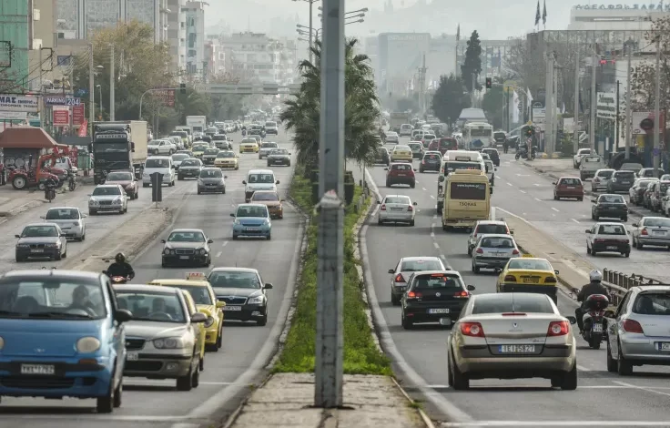 Από 16 Ιουνίου πρόστιμα στα ανασφάλιστα οχήματα kinisi stin athina.jpg