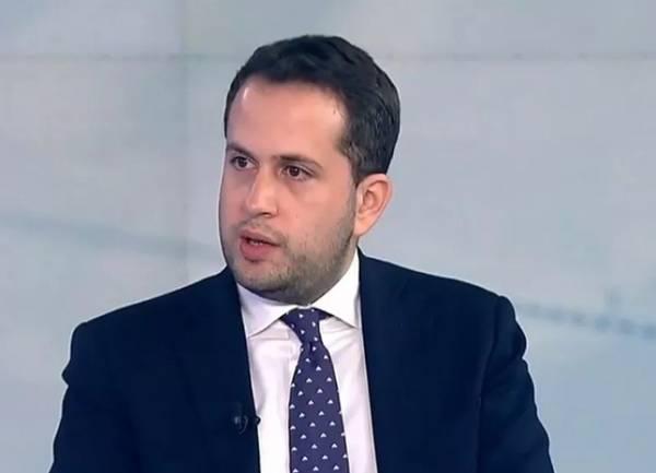 Ομιλία του Εκπροσώπου Τύπου του Υπουργείου Οικονομίας & Οικονομικών Όμηρου Τσάπαλου στο Ε.Ε.Α. 4bcf1711f2f876815676d325b7bf14dc L