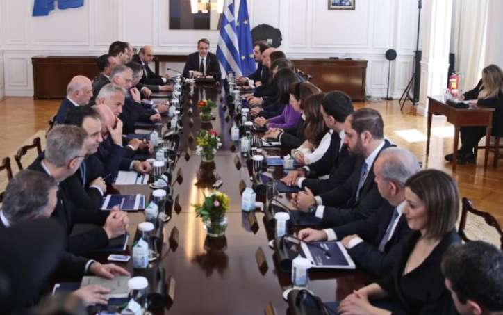 «Πάγος» στα σχέδια της κυβέρνησης για επιβολή πλαφόν στα ασφάλιστρα υγείας Screenshot 2