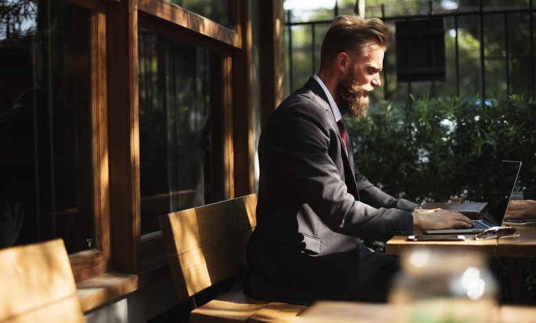 Πρόσληψη 5.000 ανέργων ηλικίας άνω των 50 ετών σε επιχειρήσεις του ιδιωτικού τομέα beard 2326422 1280