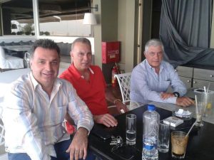 Από την Ελληνοβρετανική στην ΑΧΑ και πέρα: 38 χρόνια πίστης στον ασφαλισμένο, μέσα σε μια αγορά που πουλά, συγχωνεύει και αλλάζει χέρια χωρίς ερώτηση. 506183498 9916538715066162 4931596615246569612 n