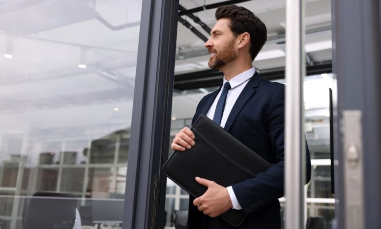 Η διαχρονικότητα του ασφαλιστικού πράκτορα 663dcf53e615b6ea397bb09c shutterstock 2361592019