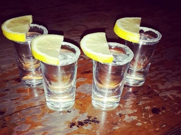 Ήπιε 14 σφηνάκια τεκίλας σε κρουαζιέρα & έπειτα εισέπραξε 300.000 δολάρια sfinakiatekila