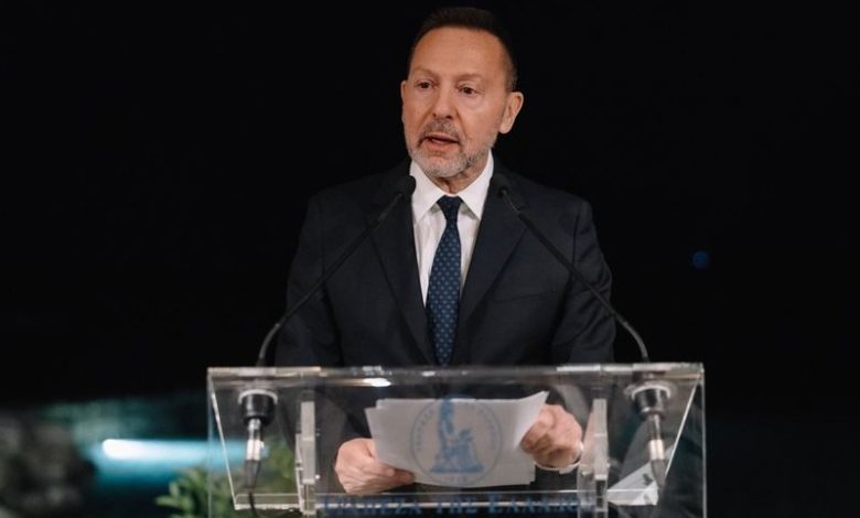Στουρνάρας: Η απάντηση στο ΠΑΣΟΚ για τις αυξήσεις στα ασφάλιστρα υγείας stournaras